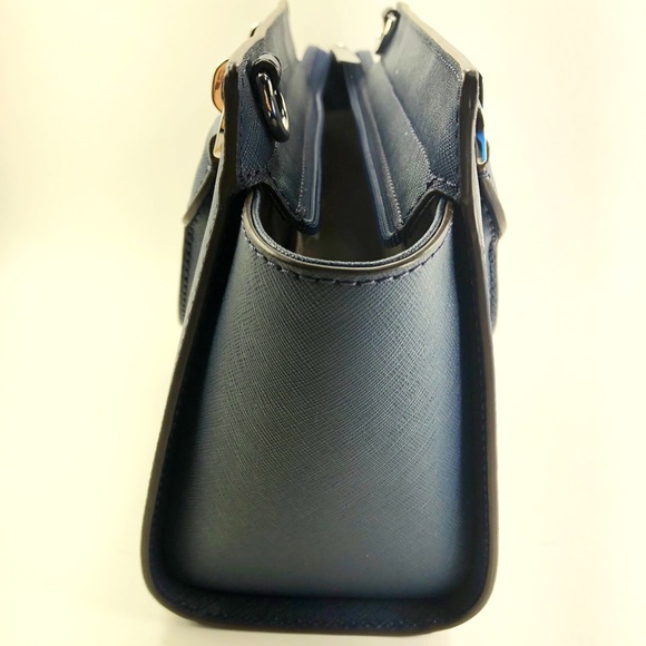 ✨BRAND NEW Michael Kors Small Selma Purse✨ - Picture 3 of 8